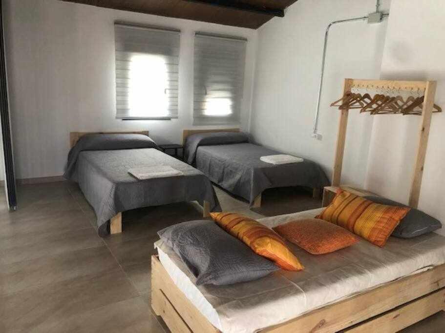 Alojamiento El Pez Casa Con Piscina Climatizada Villafranca de los Caballeros Екстериор снимка