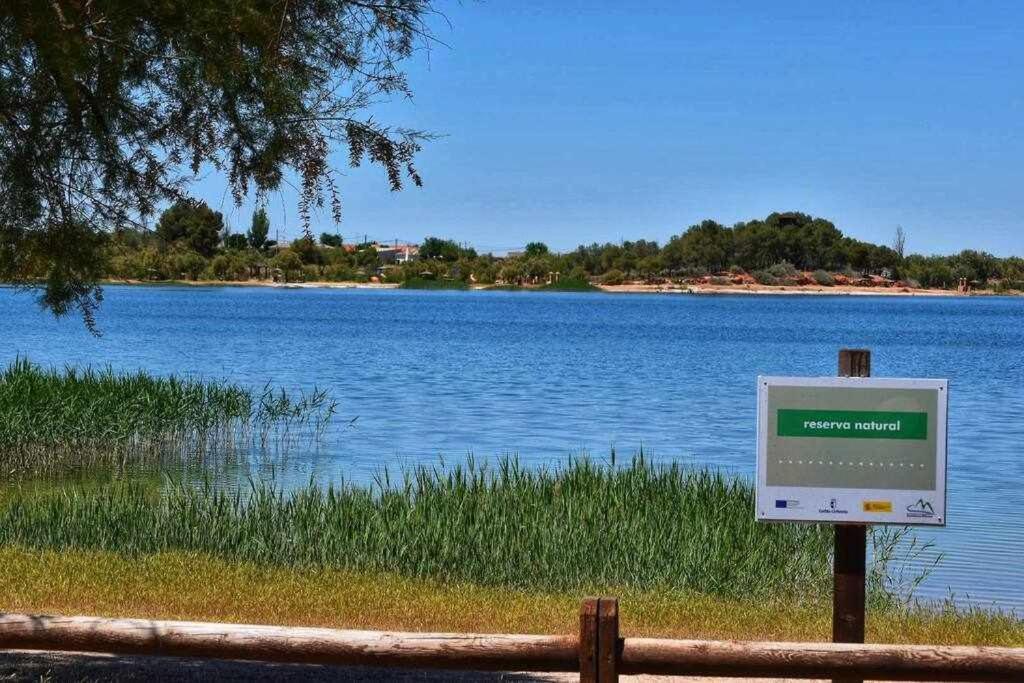 Alojamiento El Pez Casa Con Piscina Climatizada Villafranca de los Caballeros Екстериор снимка