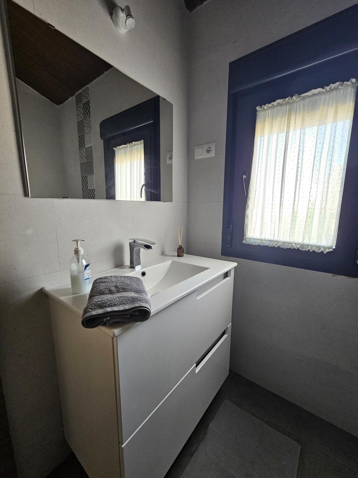 Alojamiento El Pez Casa Con Piscina Climatizada Villafranca de los Caballeros Екстериор снимка